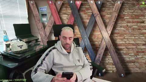 Snapshot of kuruptxxx chatting on 01/16/25, 05:23 kuruptxxx online show from 01/16/25, 05:23