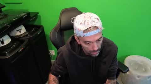 Snapshot of kuruptxxx chatting on 11/12/25, 06:08 kuruptxxx online show from 11/12/25, 06:08