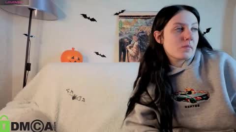 Snapshot of kvetachka chatting on 10/26/25, 01:44 Kvetachka Thu-Sun 0900am-1500pmGTM2 online show from 10/26/25, 01:44