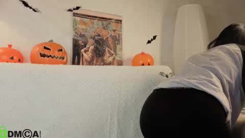 Snapshot of kvetachka chatting on 10/29/25, 01:19 Kvetachka Thu-Sun 0900am-1500pmGTM2 online show from 10/29/25, 01:19