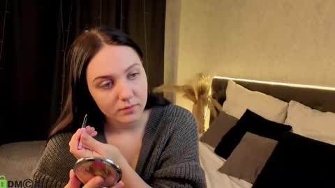 Snapshot of kvetachka chatting on 11/26/25, 02:12 Kvetachka Thu-Sun 0900am-1500pmGTM2 online show from 11/26/25, 02:12