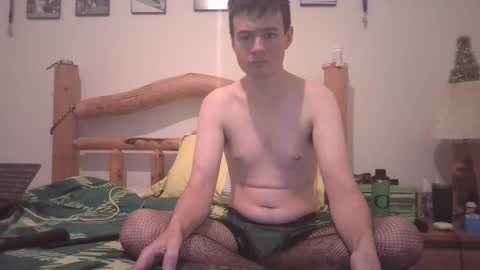 Snapshot of kwahrens22 chatting on 09/17/25, 01:51 Kenji online show from 09/17/25, 01:51