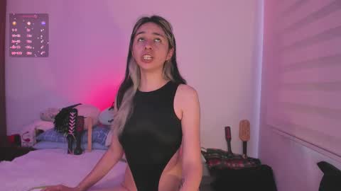 Snapshot of kxss_krawl chatting on 03/07/26, 05:43 Aria Kess online show from 03/07/26, 05:43