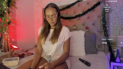 Snapshot of kyaraebony_ chatting on 01/02/25, 03:26 kyaraebony_ online show from 01/02/25, 03:26