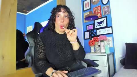 ---Keys--- online show from 10/28/25, 04:16