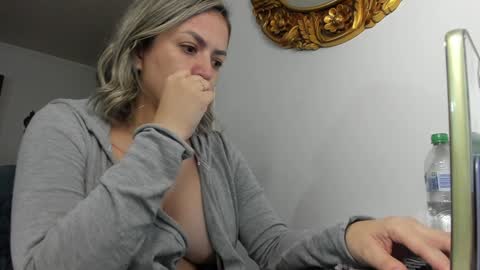 Snapshot of kyhara chatting on 01/12/25, 06:39 kyhara online show from 01/12/25, 06:39