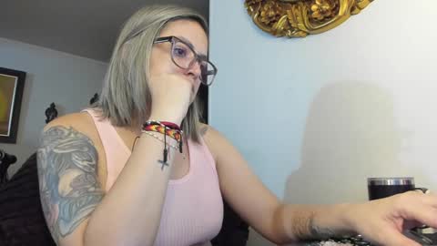 Snapshot of kyhara chatting on 01/19/25, 04:01 kyhara online show from 01/19/25, 04:01