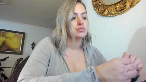 Snapshot of kyhara chatting on 02/02/25, 03:32 kyhara online show from 02/02/25, 03:32