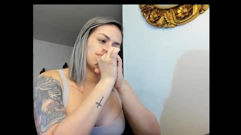 Snapshot of kyhara chatting on 02/25/25, 01:30 kyhara online show from 02/25/25, 01:30