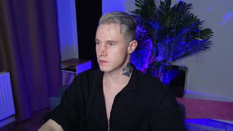 Snapshot of kyle_4u chatting on 01/01/25, 05:33 Kyle online show from 01/01/25, 05:33