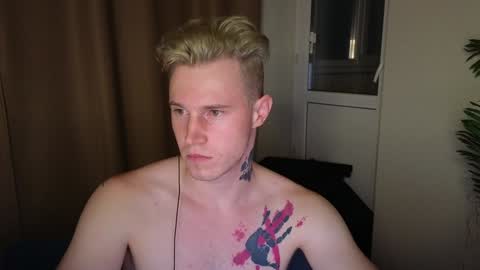 Snapshot of kyle_4u chatting on 01/14/25, 10:44 Kyle online show from 01/14/25, 10:44