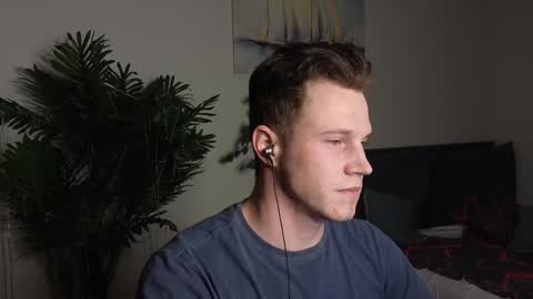 Snapshot of kyle_4u chatting on 02/15/25, 03:39 Kyle online show from 02/15/25, 03:39