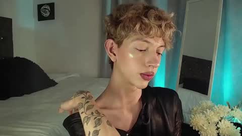 Snapshot of kyle__cooper chatting on 12/21/24, 02:30 Kyle Cooper online show from 12/21/24, 02:30