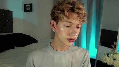 Snapshot of kyle__cooper chatting on 12/28/24, 05:12 Kyle Cooper online show from 12/28/24, 05:12