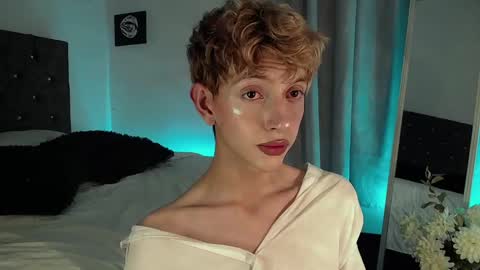 Snapshot of kyle__cooper chatting on 12/29/24, 05:21 Kyle Cooper online show from 12/29/24, 05:21