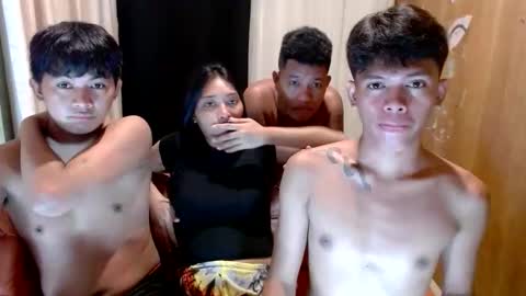 Snapshot of kyle_lacuste chatting on 11/25/25, 01:44 kyle_lacuste online show from 11/25/25, 01:44