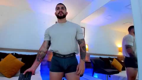 kylenorth_ online show from 10/01/25, 06:14