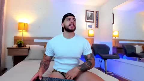 kylenorth_ online show from 10/03/25, 01:52