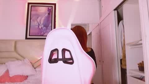 kylia_ml online show from 10/30/25, 12:01