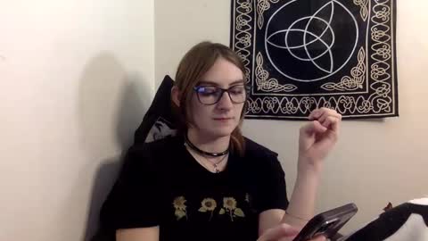 Kylianna online show from 11/19/25, 09:59