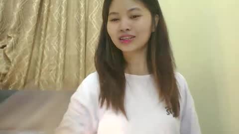 its me KYLIE online show from 09/17/25, 12:07