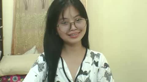 Snapshot of kylie1177 chatting on 12/15/25, 04:33 its me KYLIE online show from 12/15/25, 04:33