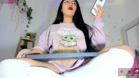 Snapshot of kylie_evans_18 chatting on 01/30/25, 09:58 Kylie online show from 01/30/25, 09:58