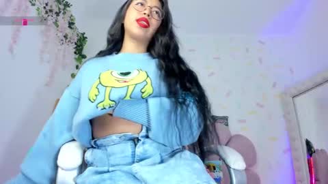 Snapshot of kylie_evans_18 chatting on 03/03/25, 03:30 Kylie online show from 03/03/25, 03:30