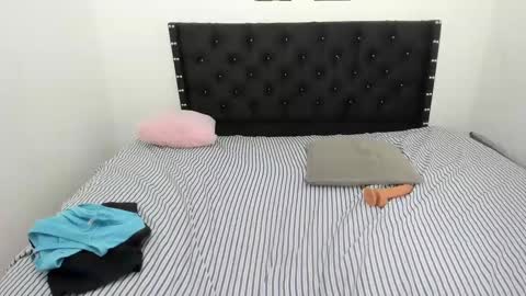 Snapshot of kylie_hot34 chatting on 02/04/25, 07:00 kylie_hot34 online show from 02/04/25, 07:00