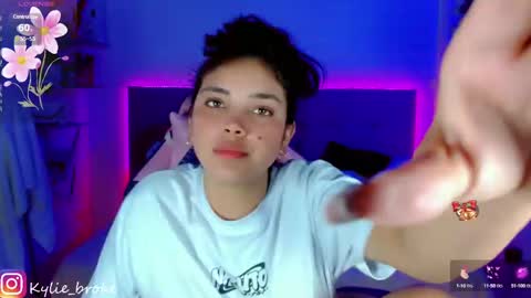 k ylie online show from 01/08/25, 03:29