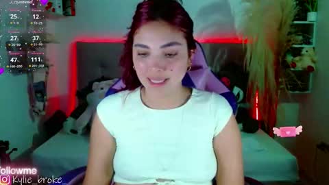 k ylie online show from 10/22/25, 09:25