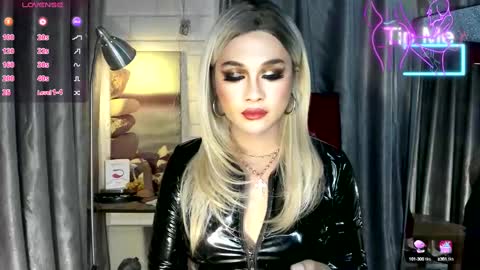 Snapshot of kylie_iyutera chatting on 03/04/25, 01:49 kylie online show from 03/04/25, 01:49