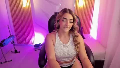 Snapshot of kylie_jones6 chatting on 04/20/26, 03:31 KYLIE online show from 04/20/26, 03:31