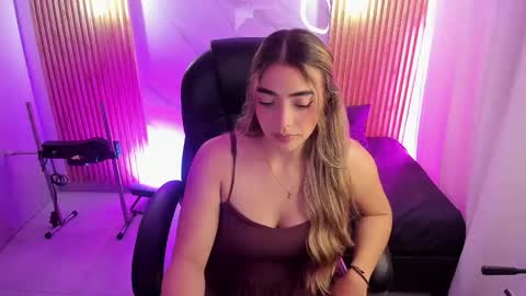 Snapshot of kylie_jones6 chatting on 05/05/26, 03:25 KYLIE online show from 05/05/26, 03:25