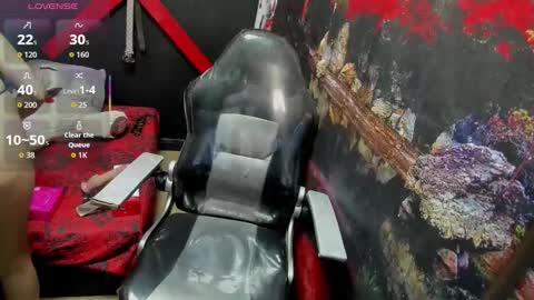 Snapshot of kylie_moan chatting on 10/25/25, 11:51  KYLIE online show from 10/25/25, 11:51