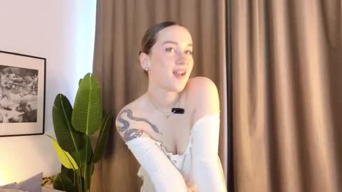 Anna online show from 02/10/25, 09:47