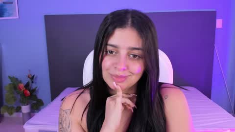 Snapshot of kylie_reyes chatting on 12/06/24, 07:56 Kylie Reyes online show from 12/06/24, 07:56