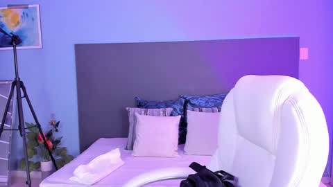 Snapshot of kylie_reyes chatting on 12/07/24, 05:53 Kylie Reyes online show from 12/07/24, 05:53