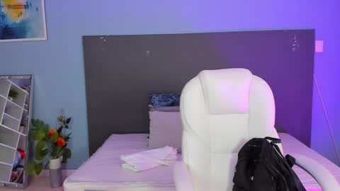 Snapshot of kylie_reyes chatting on 12/11/24, 07:46 Kylie Reyes online show from 12/11/24, 07:46