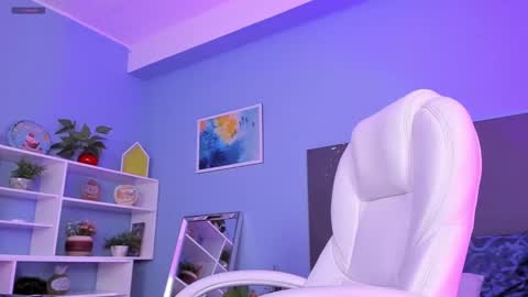 Snapshot of kylie_reyes chatting on 12/12/24, 01:53 Kylie Reyes online show from 12/12/24, 01:53