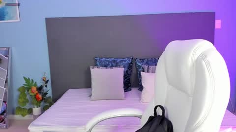 Snapshot of kylie_reyes chatting on 12/12/24, 07:48 Kylie Reyes online show from 12/12/24, 07:48