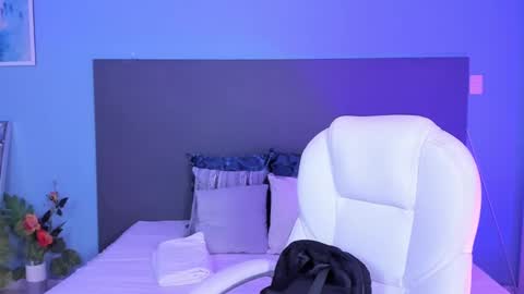 Snapshot of kylie_reyes chatting on 12/17/24, 07:26 Kylie Reyes online show from 12/17/24, 07:26