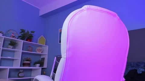 Snapshot of kylie_reyes chatting on 12/18/24, 01:37 Kylie Reyes online show from 12/18/24, 01:37