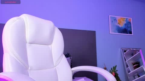 Snapshot of kylie_reyes chatting on 12/23/24, 11:06 Kylie Reyes online show from 12/23/24, 11:06