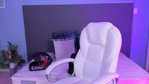 Snapshot of kylie_reyes chatting on 12/31/24, 05:51 Kylie Reyes online show from 12/31/24, 05:51