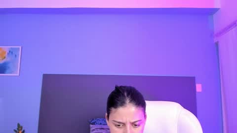 Snapshot of kylie_reyes chatting on 01/15/25, 01:45 Kylie Reyes online show from 01/15/25, 01:45