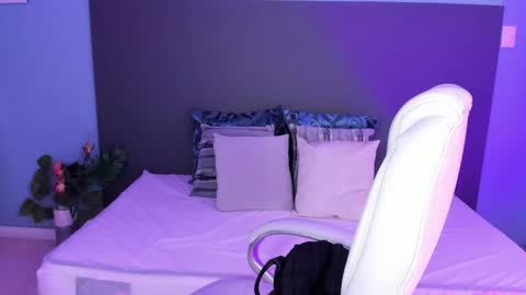 Snapshot of kylie_reyes chatting on 01/24/25, 07:18 Kylie Reyes online show from 01/24/25, 07:18