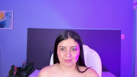 Snapshot of kylie_reyes chatting on 01/29/25, 01:05 Kylie Reyes online show from 01/29/25, 01:05