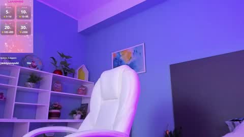 Snapshot of kylie_reyes chatting on 02/11/25, 10:28 Kylie Reyes online show from 02/11/25, 10:28