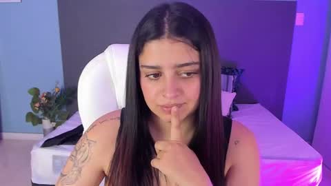 Snapshot of kylie_reyes chatting on 02/15/25, 07:50 Kylie Reyes online show from 02/15/25, 07:50